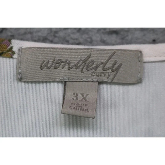 Wonderly Women's Floral Tunic Top-Size 3X-Velvet - Picture 4 of 7